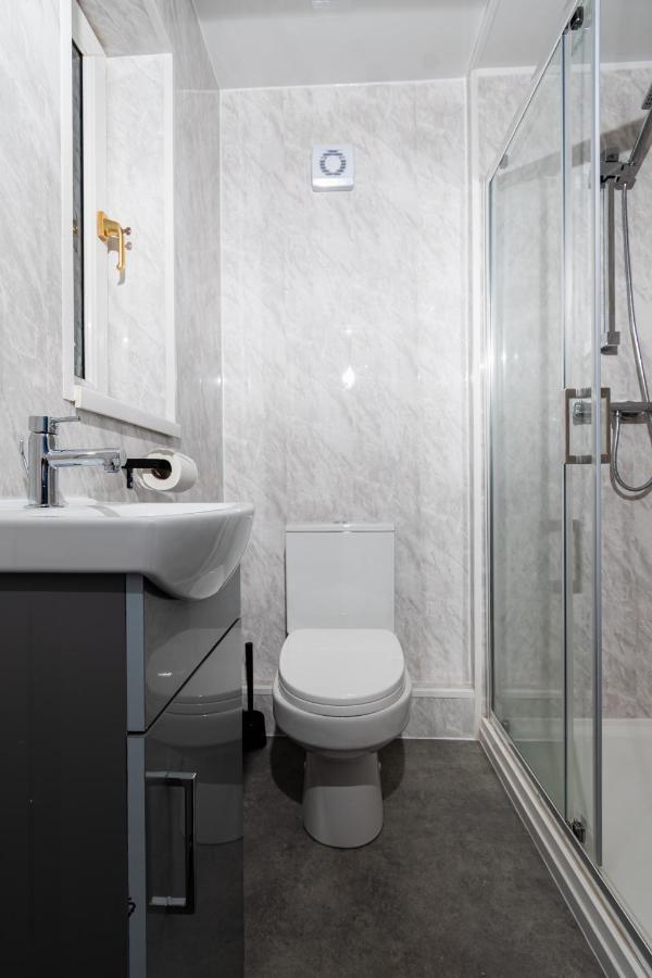 Greenbourne - 4 Bedrooms Sleeps 8 Free Parking Gateshead Exterior foto