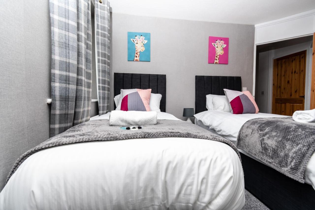 Greenbourne - 4 Bedrooms Sleeps 8 Free Parking Gateshead Exterior foto