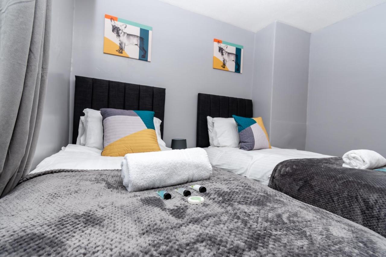 Greenbourne - 4 Bedrooms Sleeps 8 Free Parking Gateshead Exterior foto